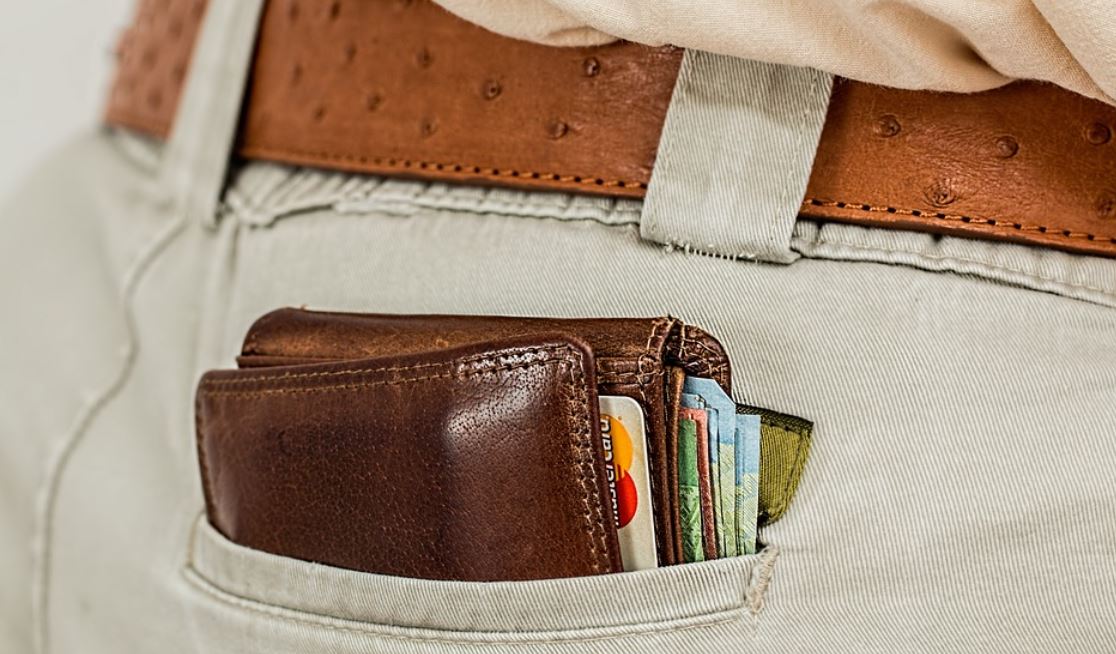 peněženka v kapse